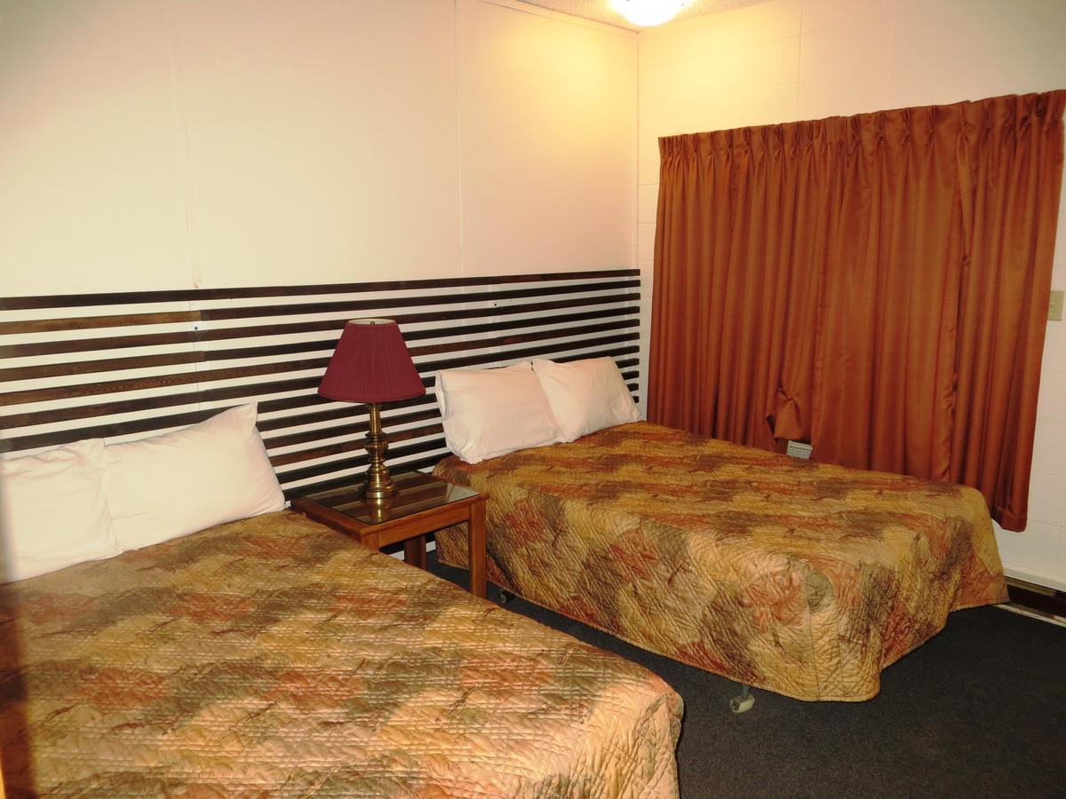 Macklin Motor Inn Exteriör bild