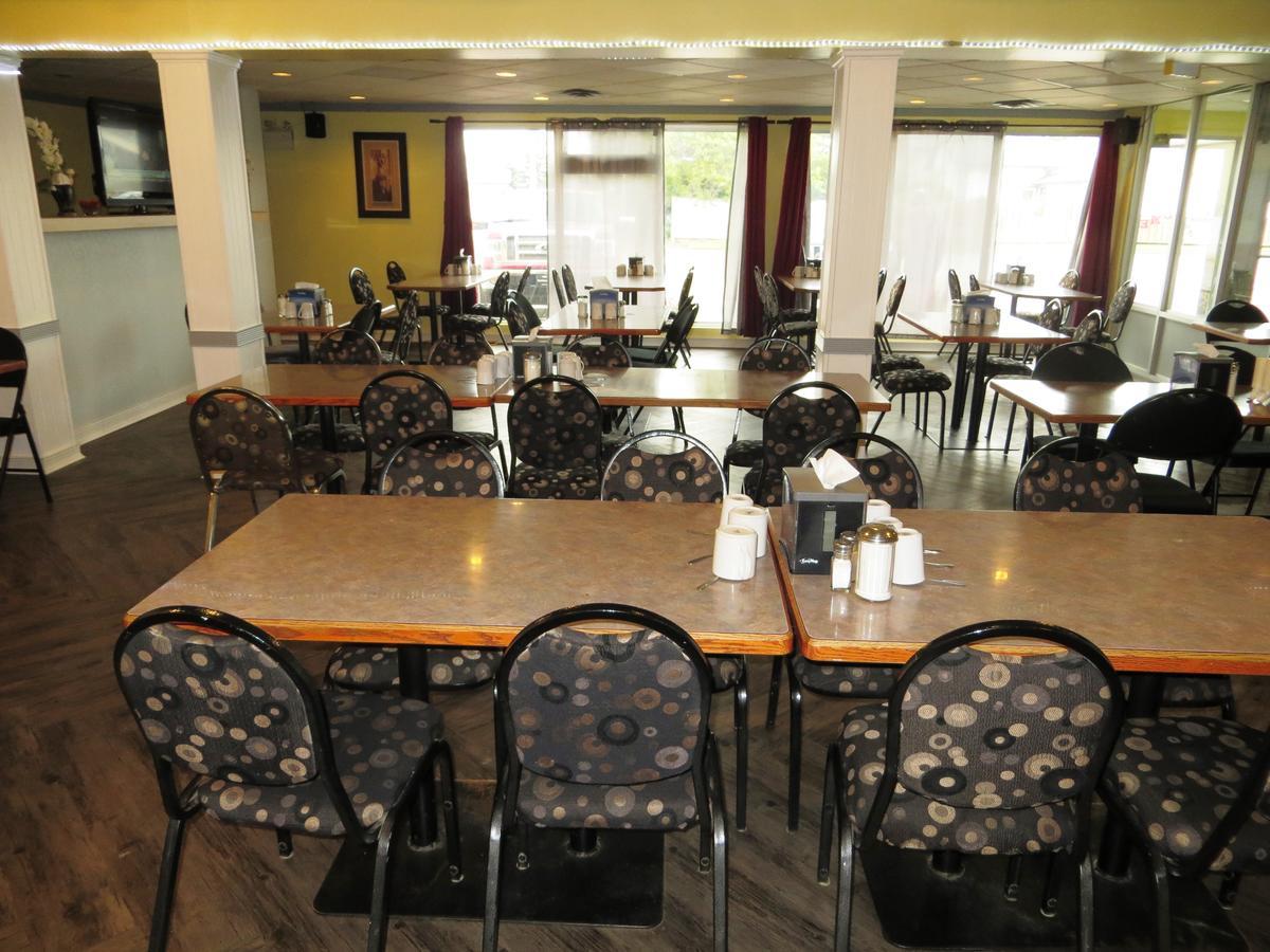 Macklin Motor Inn Exteriör bild