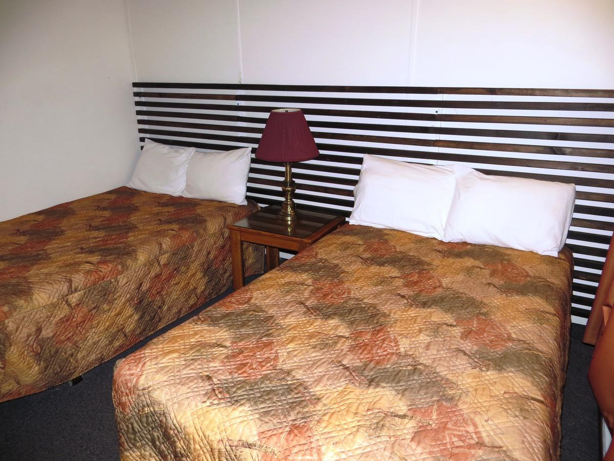 Macklin Motor Inn Exteriör bild