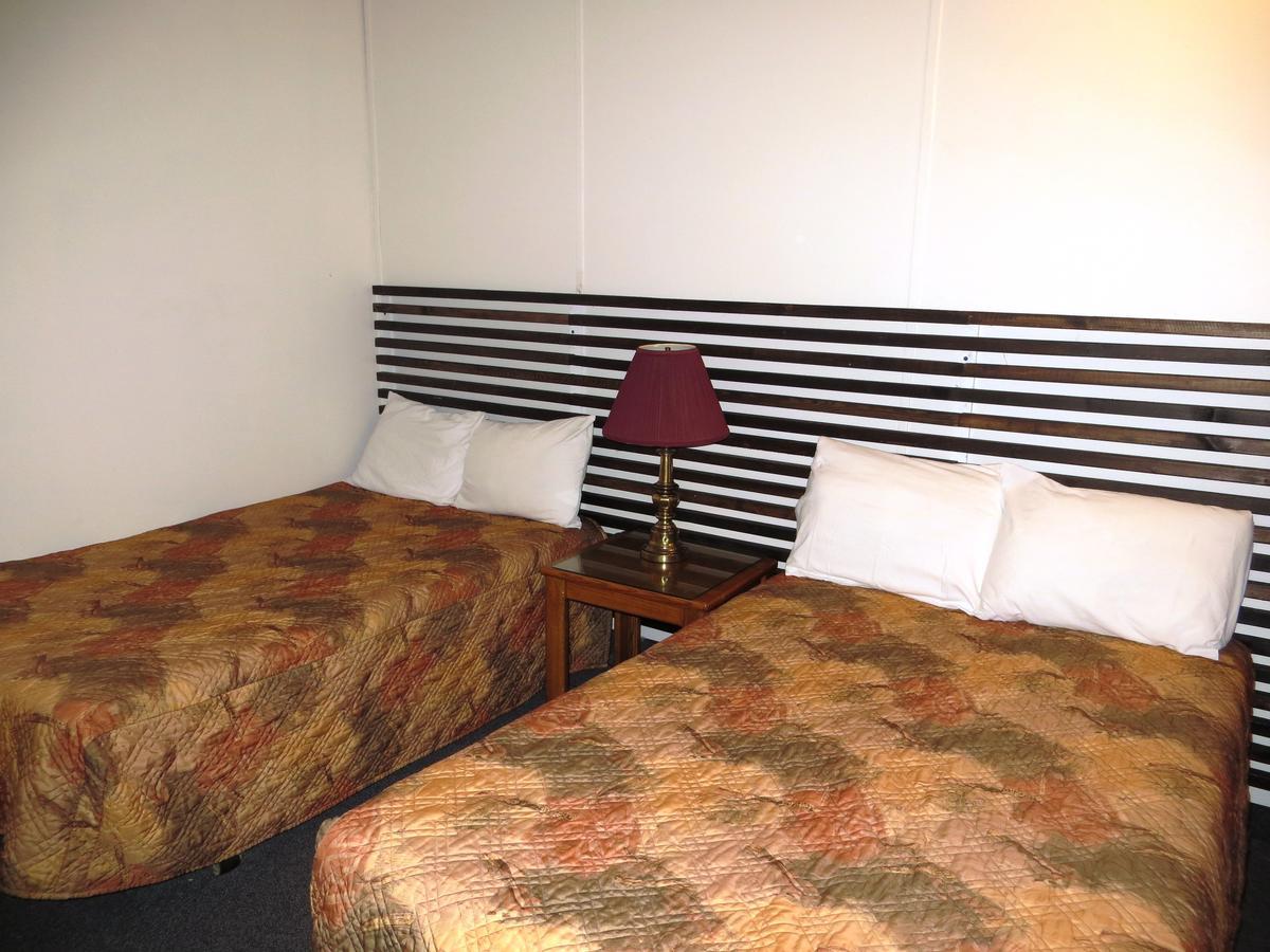 Macklin Motor Inn Exteriör bild